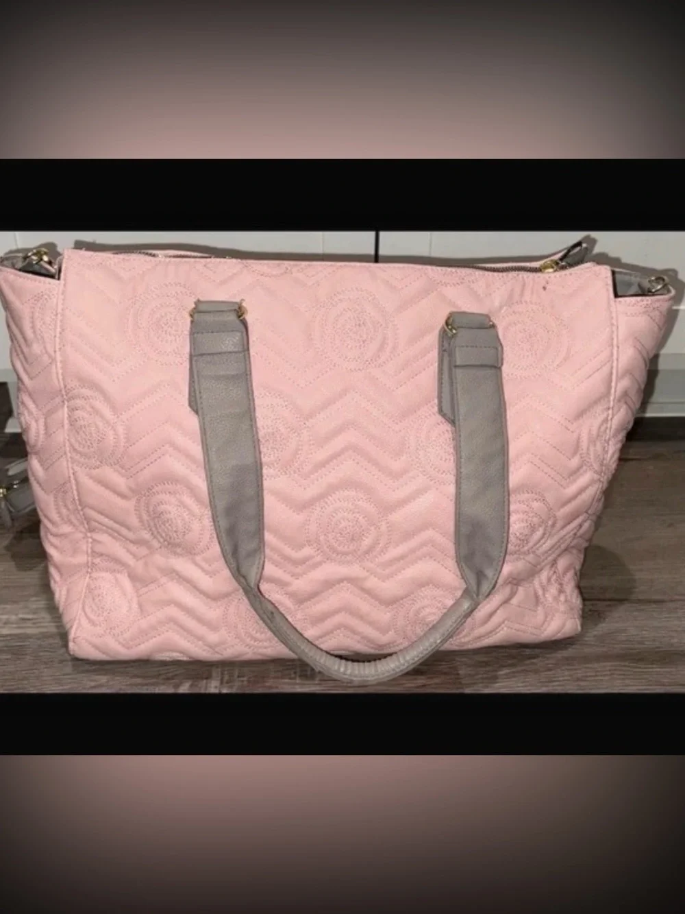 Betsy Johnson Rose Stitch Baby Bag in great condition
